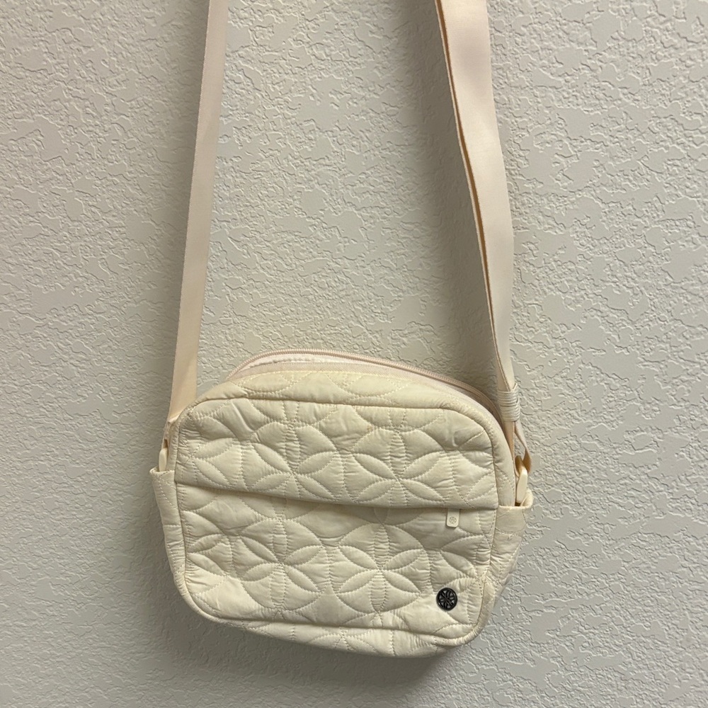 GAIAM Cream Quilted Crossbody Bag